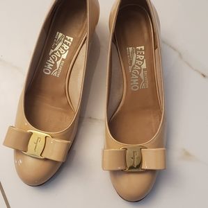 Salvatore ferragamo vara heels size 5.5